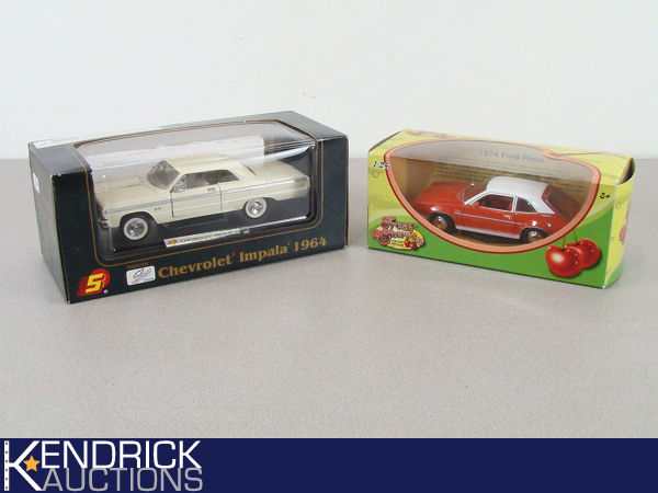 2 MINT in Box 124 Scale Die Cast Cars