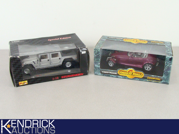 2 MINT in Box 118 Scale Die Cast Cars