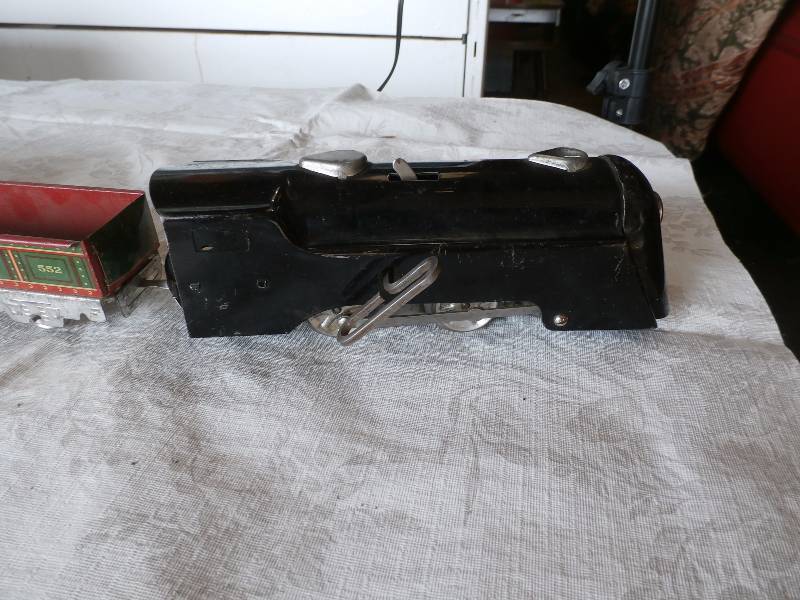 very old wind up train set.works good