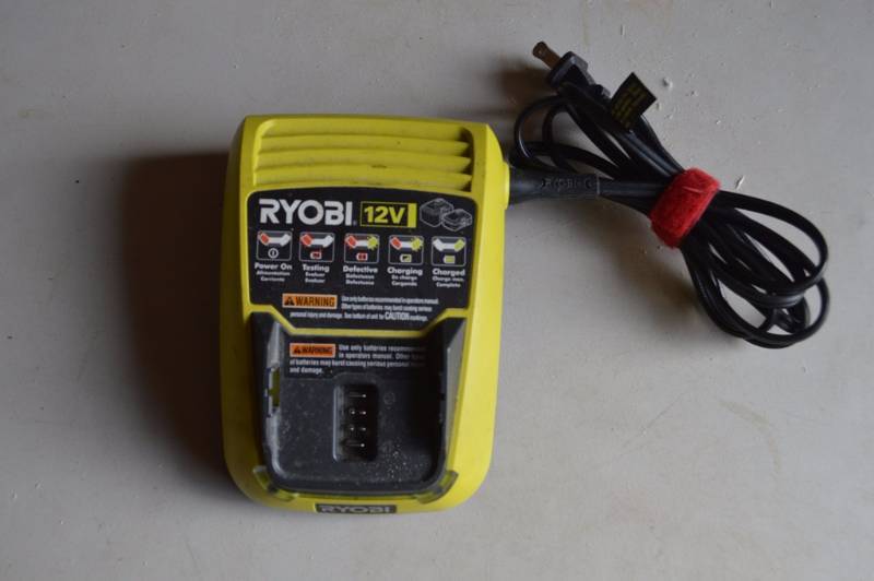 Ryobi 12-V Drill