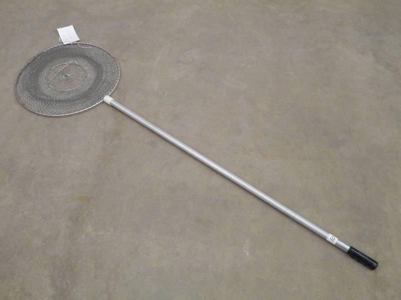 lot 10 image: Vintage Metal Landing Net With 50 ...