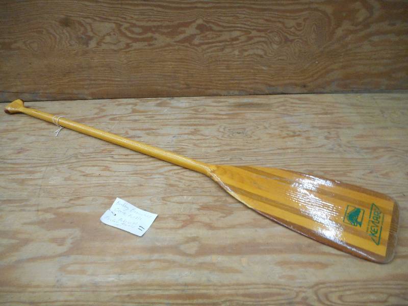 lot 11 image: Bending Branches Canoe Paddle, 58,...