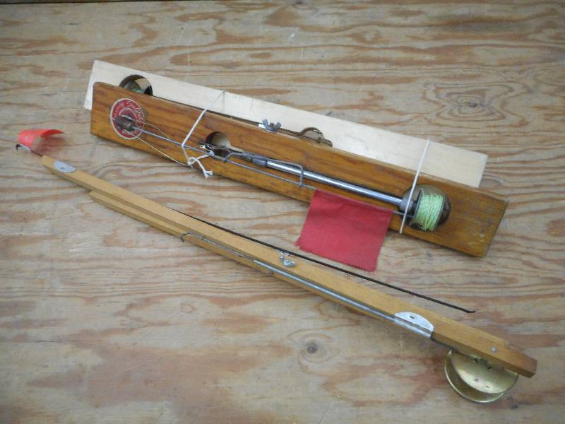 lot 25 image: Bundle Of Assorted Tip-Ups ...