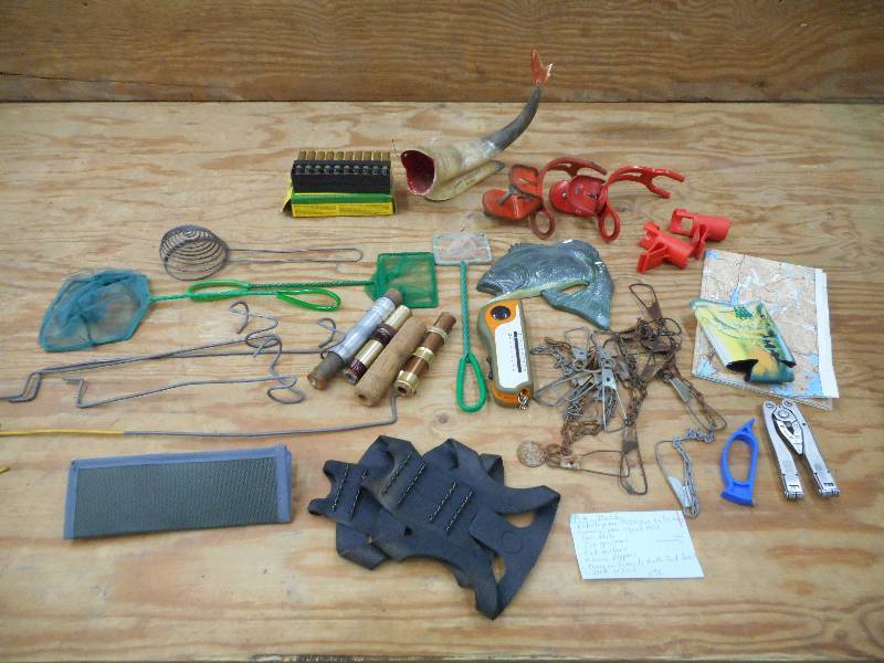 lot 27 image: Box OF Assorted Vintage Tools, Acce...