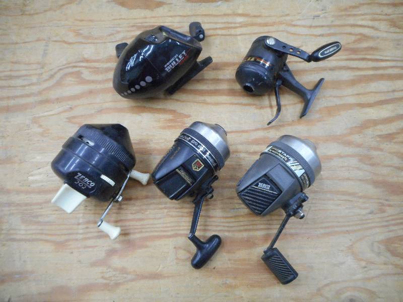 lot 45 image: Lot Of (5) Zebco Reels ...