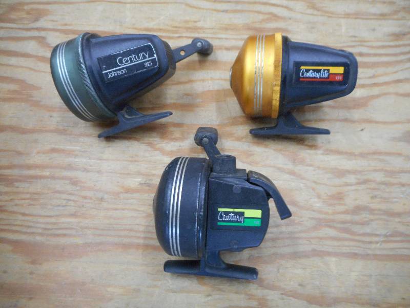 lot 94 image: Lot Of (3) Johnson Reels ...