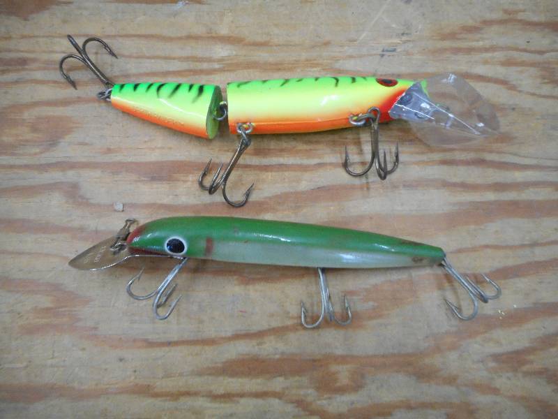 lot 107 image: Lot Of (2) Muskie Lures ...