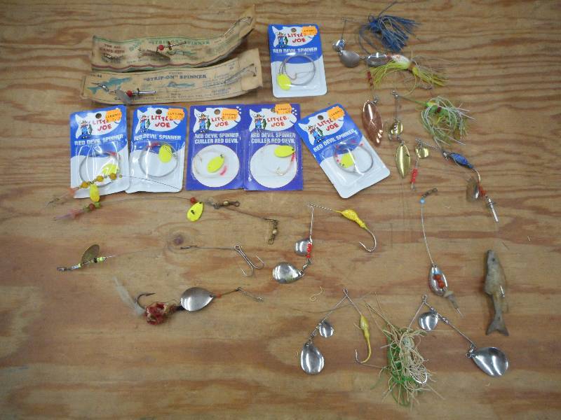 lot 110 image: Lot Of Misc Spinners & Tackle ...