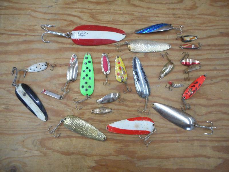 lot 118 image: (23) Assorted Spoon Lures ...