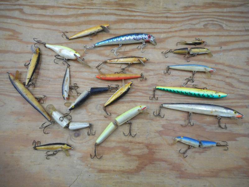 lot 122 image: Lot Of (18) Rapala & (1) Rebel Lure...