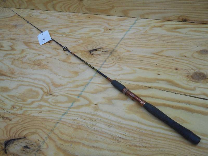 lot 144 image: Fenwick Blackhawk Graphite Rod ...