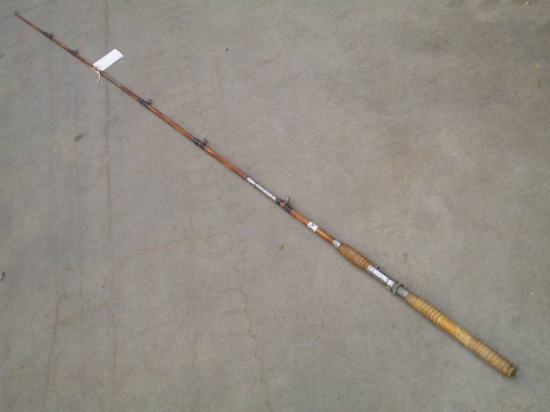 lot 154 image: Heavy Duty Split Bamboo Rod ...