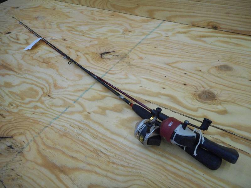 lot 164 image: Lot Of (2) Zebco Rods & Reel Sets ...