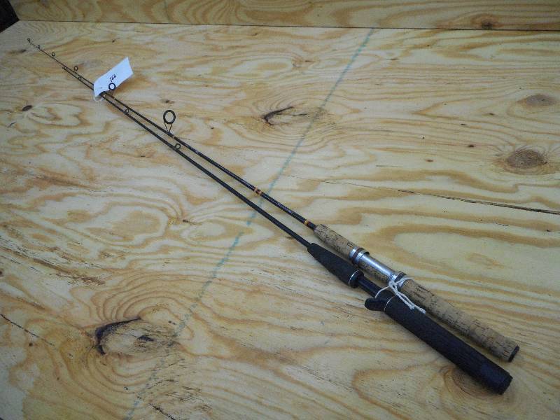 lot 166 image: Lot Of (2) Berkley Lightning Rods ...
