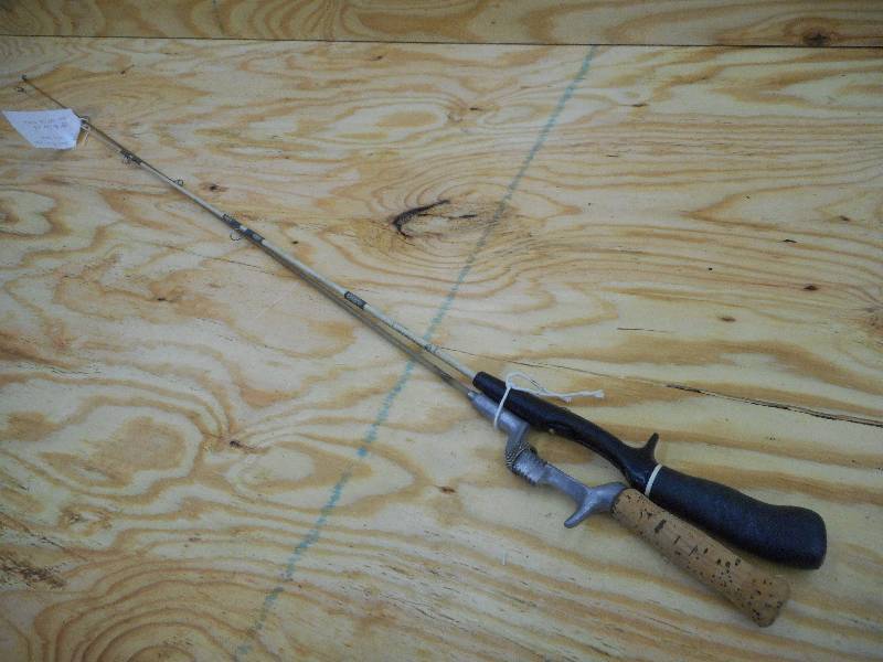 lot 170 image: (1) Happy Angler & (1) Vintage Fibe...