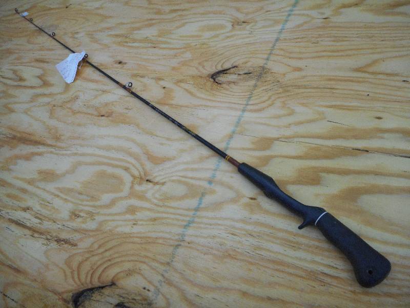 lot 182 image: Fenwick Blackhawk Graphite Rod ...