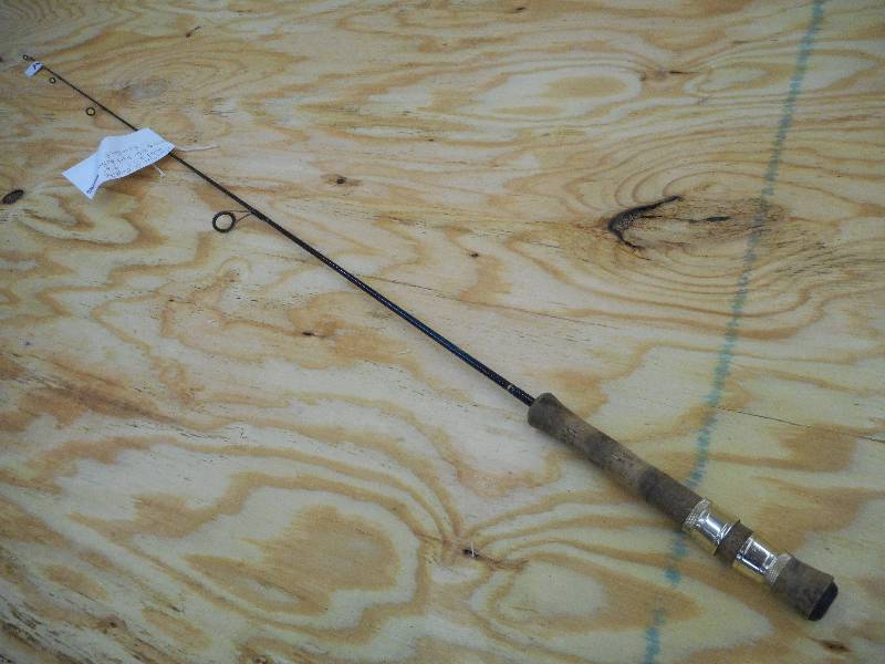 lot 190 image: Quantum XL Graphite Rod ...