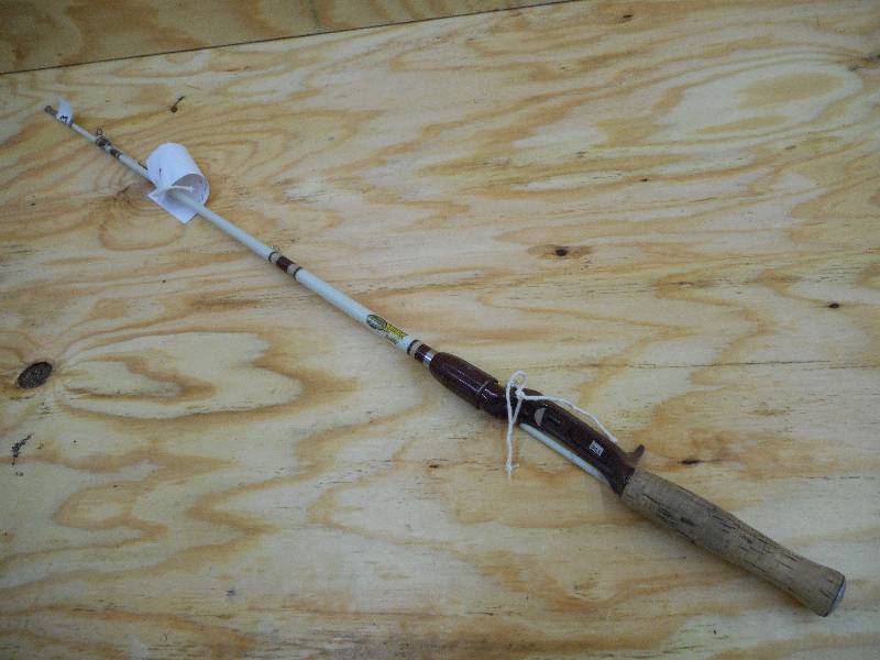 lot 203 image: Shakespeare Wonder Rod 2-Piece Rod ...