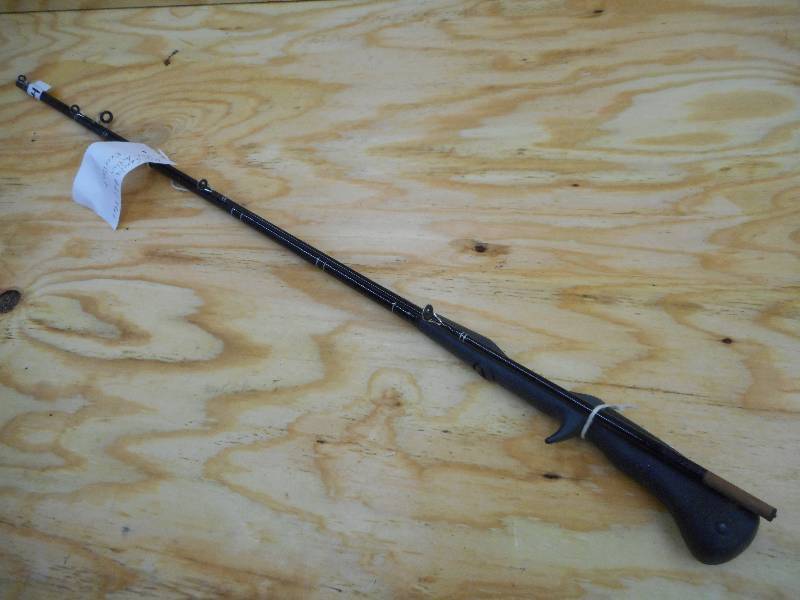 lot 204 image: Abu-Garcia BGC8460 Rod ...