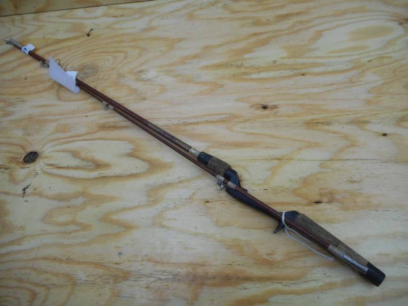 lot 207 image: Vintage Heddon 2-Piece Rod ...