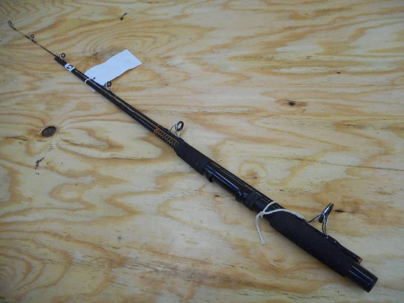 lot 213 image: Shakespeare Ugly Stick 2-Piece Rod ...
