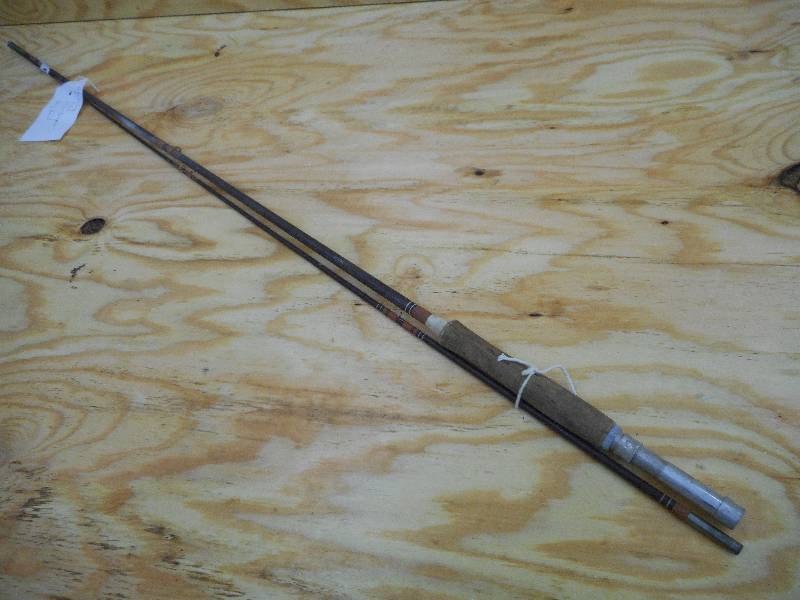 lot 220 image: True Temper Hiawatha 27-7362 2-Piec...
