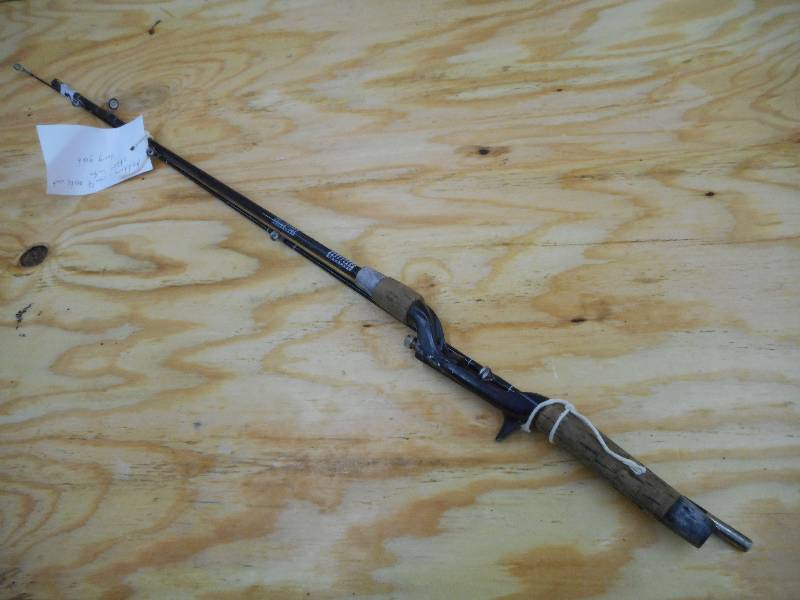 lot 223 image: Vintage Heddon 2-Piece Rod ...