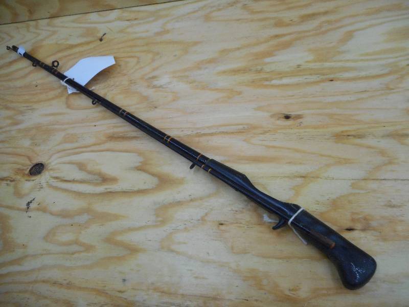 lot 224 image: Abu-Garcia BGC-8460 2-Piece Rod ...