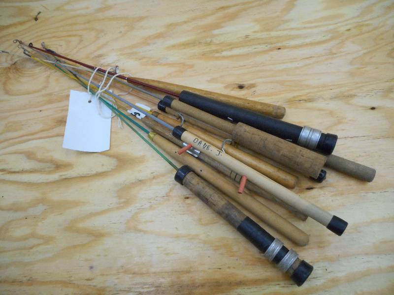 lot 230 image: (10) Vintage Ice Rods ...