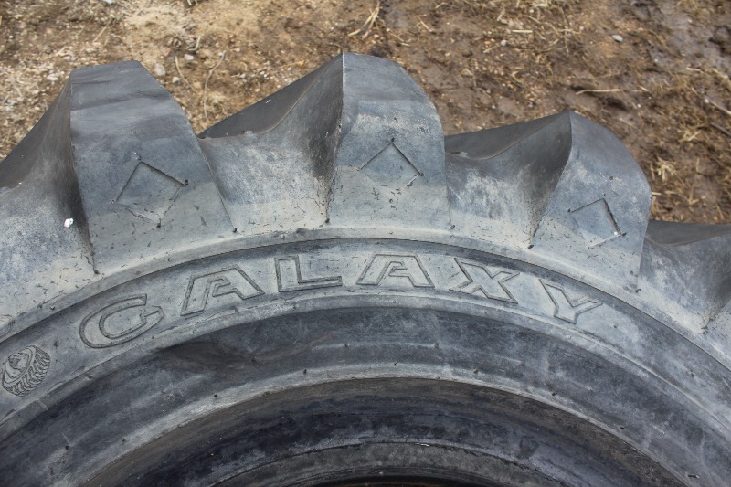 Pair of 2 Galaxy Giant Hippo 26.525 20 Ply Tires NEW LBE Spring