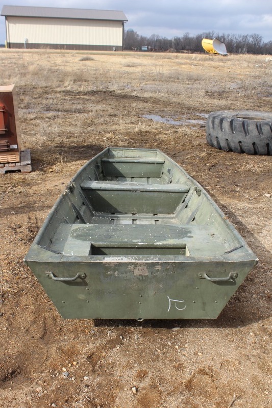 Alumacraft Boat
