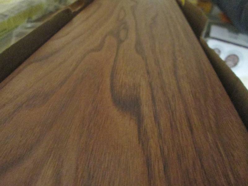 Approx 14 SqFt Glueless Laminate Fl...
