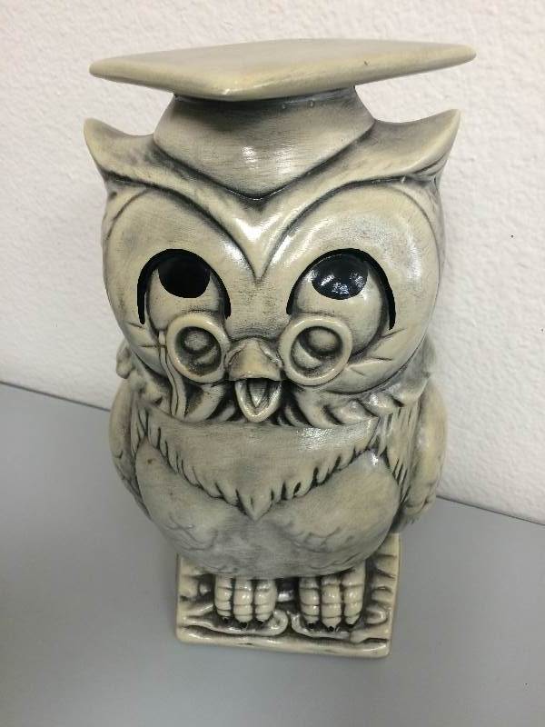 lot 8 image: Vintage Twin Winton Smart Owl Cookie Jar