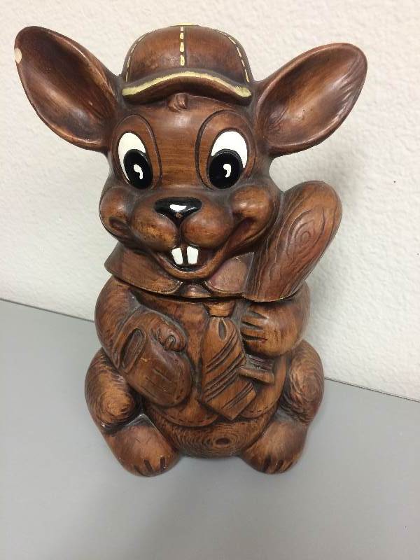 lot 6 image: Treasure Craft Baseball Bunny Cookie Jar