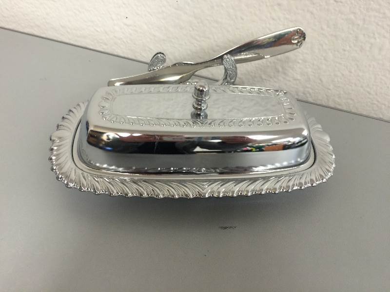 lot 30 image: Silver Butter Dish and Ladle