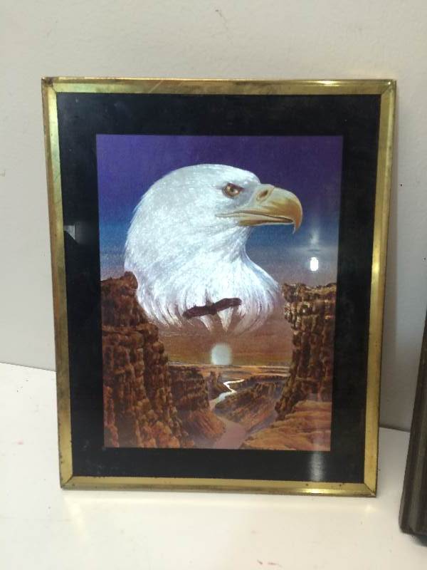 lot 26 image: Assorted Eagle Decor