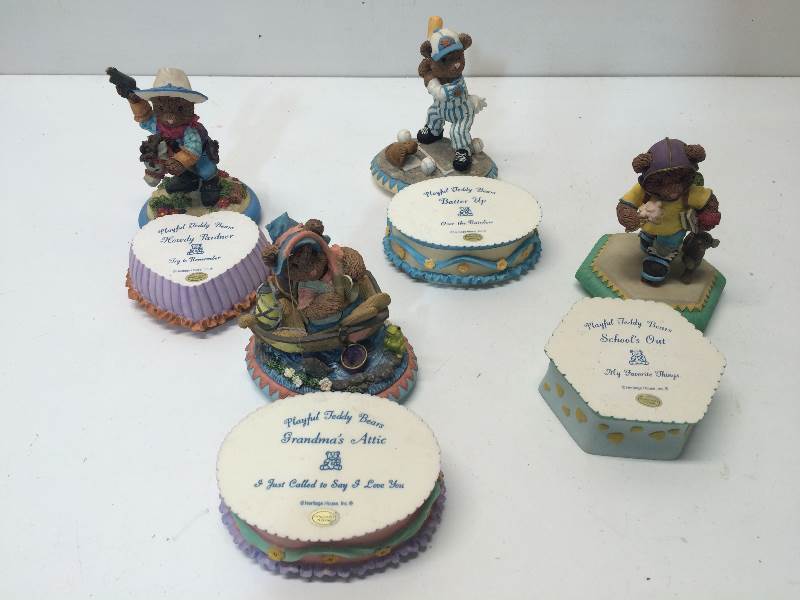 lot 29 image: Playful Teddy Bear Trinket Boxes