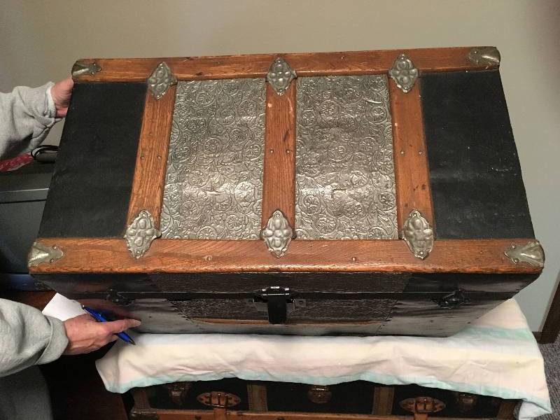 lot 36 image: Antique Trunk