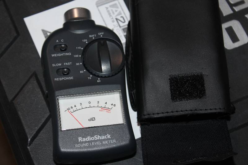 lot 24 image: Radio Shack Analog Sound Meter