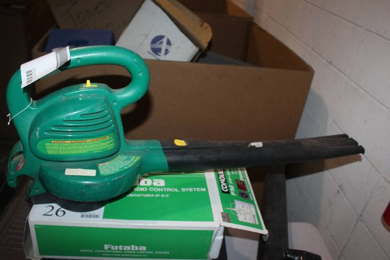 lot 17 image: Weedeater E-Max Super Electric Blower