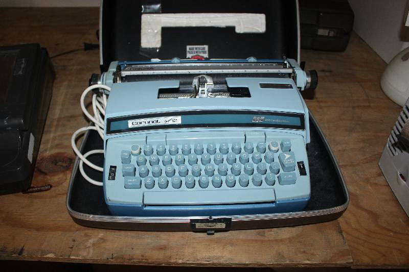 lot 58 image: Smith-Corona Coronet Super 12 Electric Typewriter