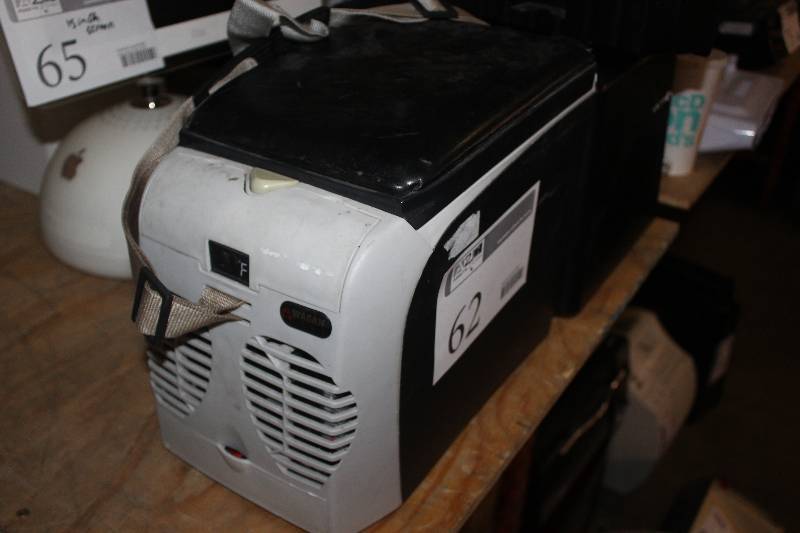 lot 62 image: Wagan 6 Liter Personal FridgeWarmer