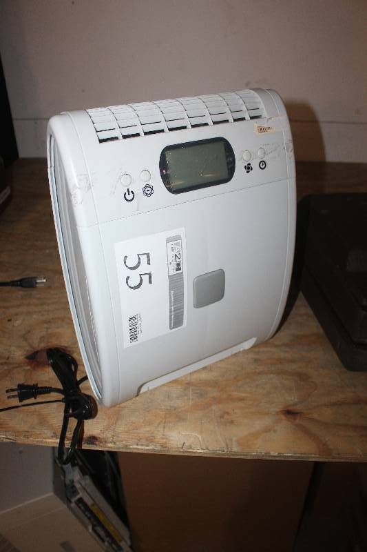 lot 55 image: Air Purifier