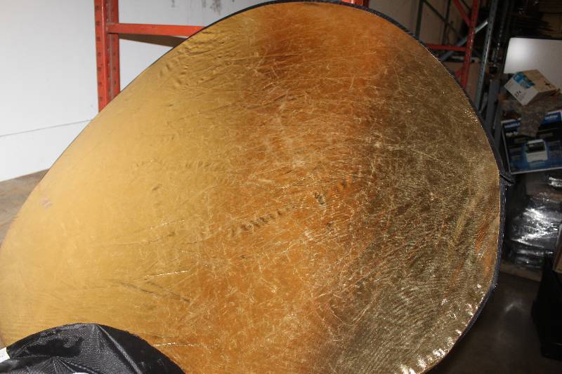 lot 71 image: Opteka Sun Visor
