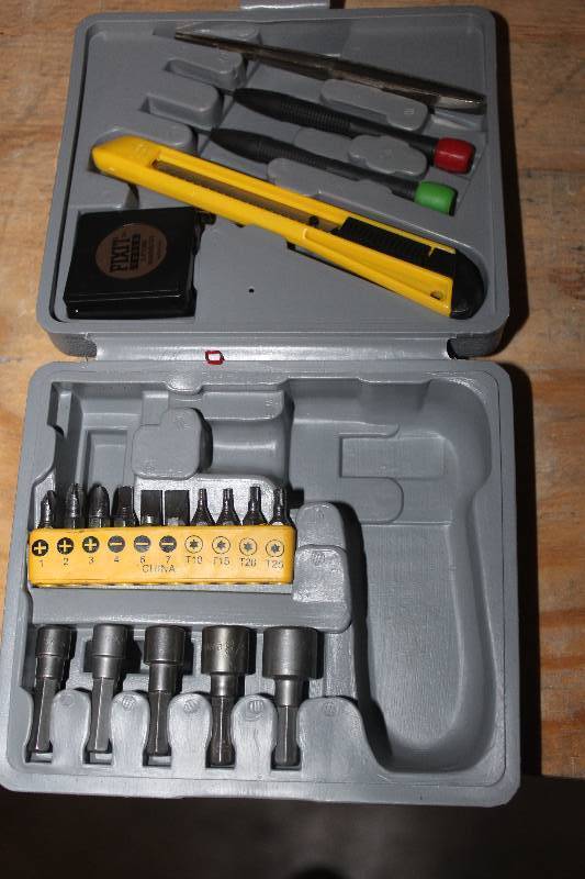 lot 93 image: Tool Set