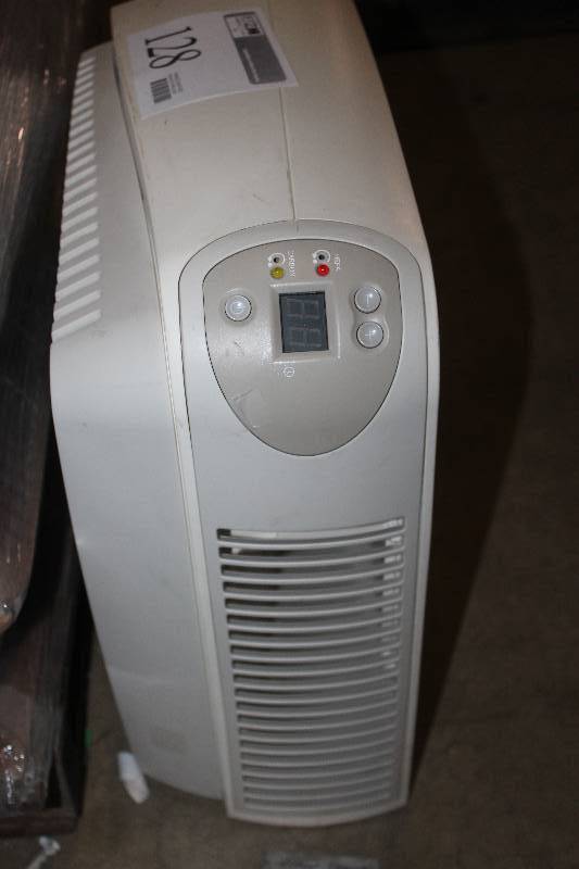 lot 128 image: Holmes Air Purifier
