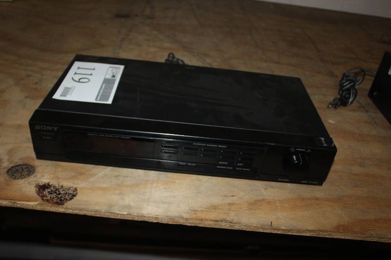 lot 119 image: Sony Tuner