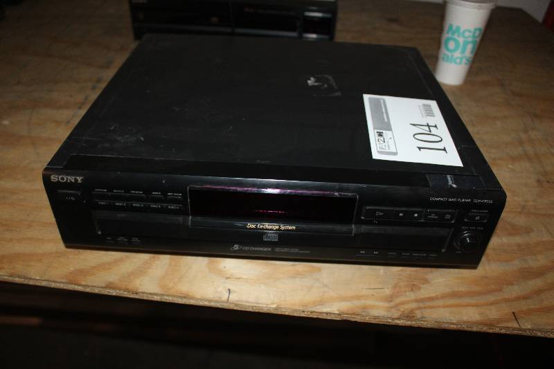 lot 104 image: Sony Compact Disc Player
