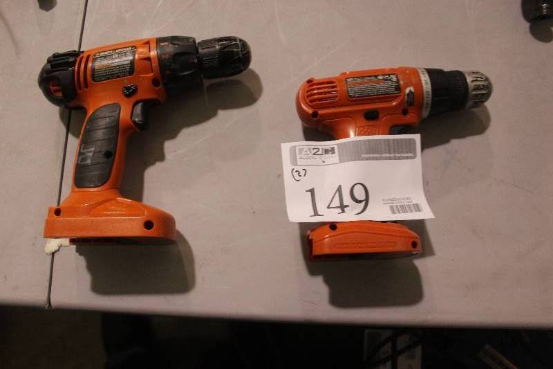 lot 149 image: Lot of (2) Black & Decker Cordless Drill