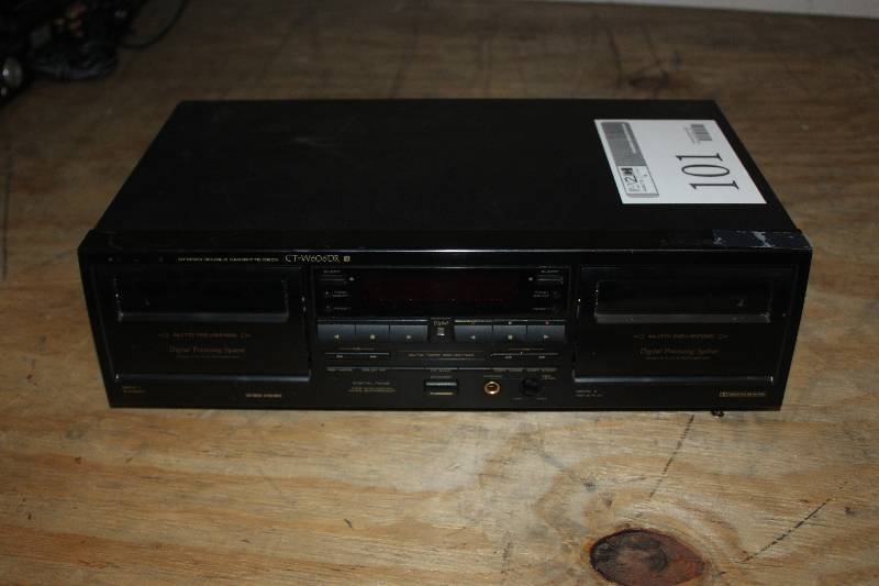 lot 101 image: Pioneer Double Cassette Deck